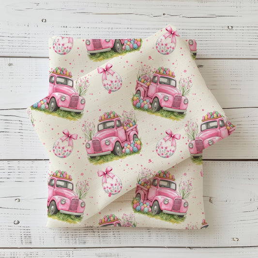 Verspielter Jersey oder French Terry Stoff mit Trecker und Ostereier auf weißem Hintergrund, perfekt für kreative Nähprojekte