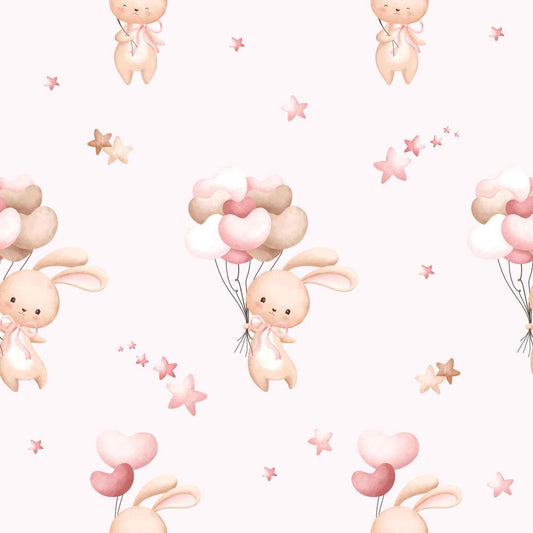Detailaufnahme vom Verspielter Jersey oder French Terry Stoff mit Hase, Ballons und kleinen Sternen auf hell rosa Hintergrund, perfekt für kreative Nähprojekte