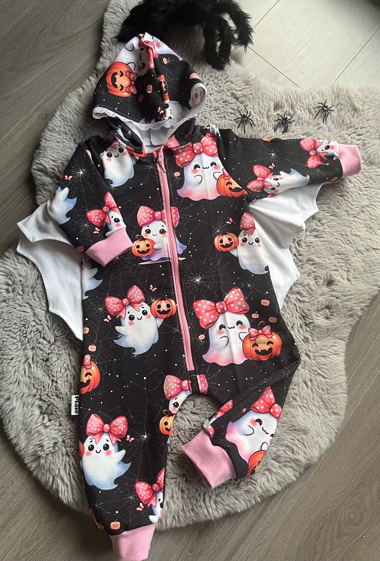 Spooky Cutie Halloween Kinderstoff Nähbeispiel – Jersey Meterware Nähprojekt