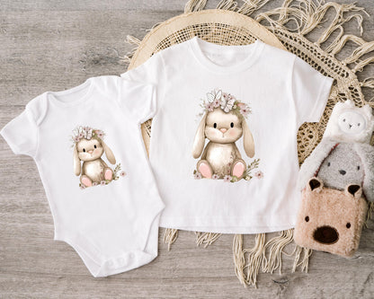 Hase Blumenkranz DTF Transfer Anwendungsbeispiel – Bügelbild Kinderkleidung