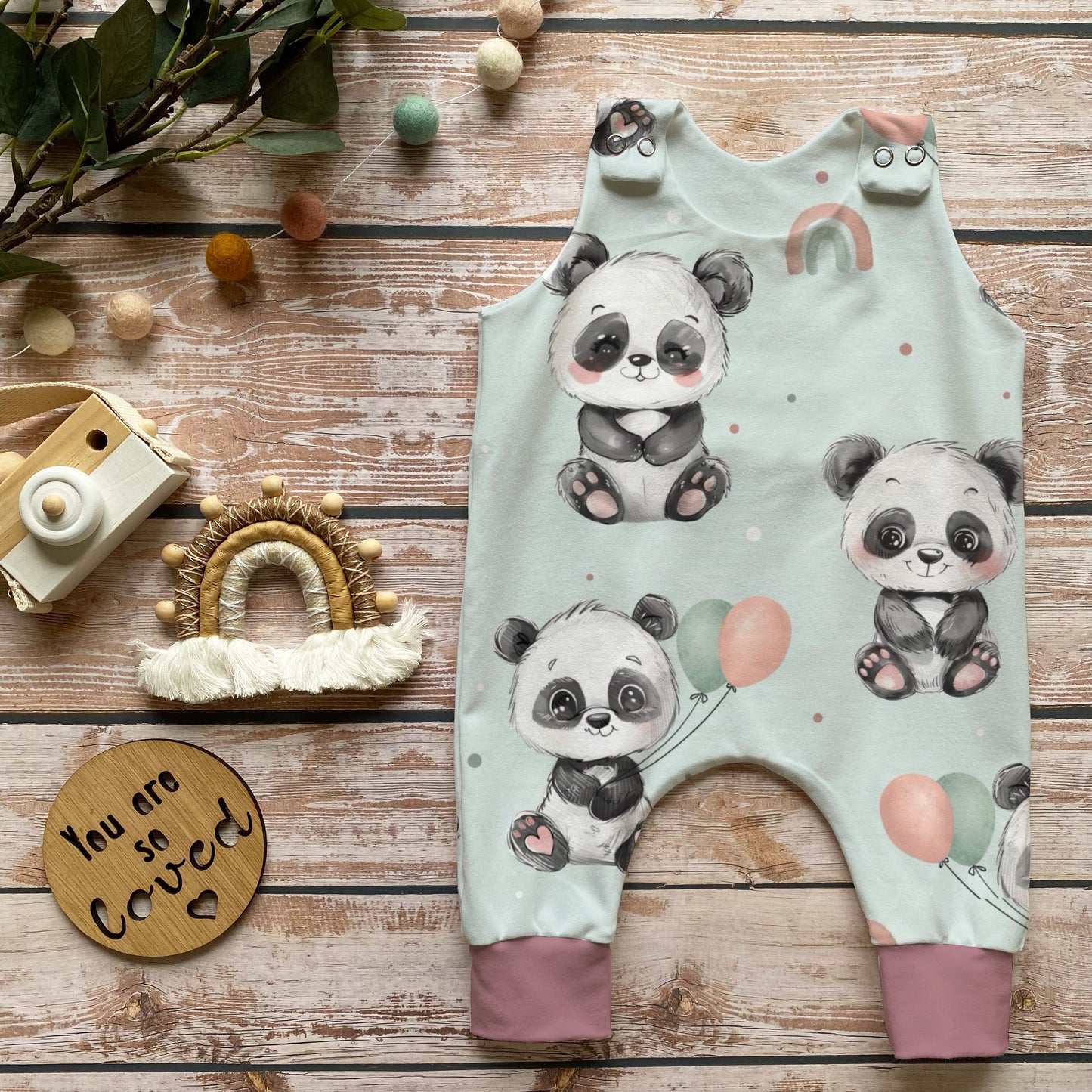 Baby Strampler Panda altrosa handgemacht French Terry – Babykleidung Handmade by Kati