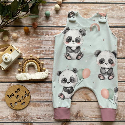 Baby Strampler Panda altrosa handgemacht French Terry – Babykleidung Handmade by Kati