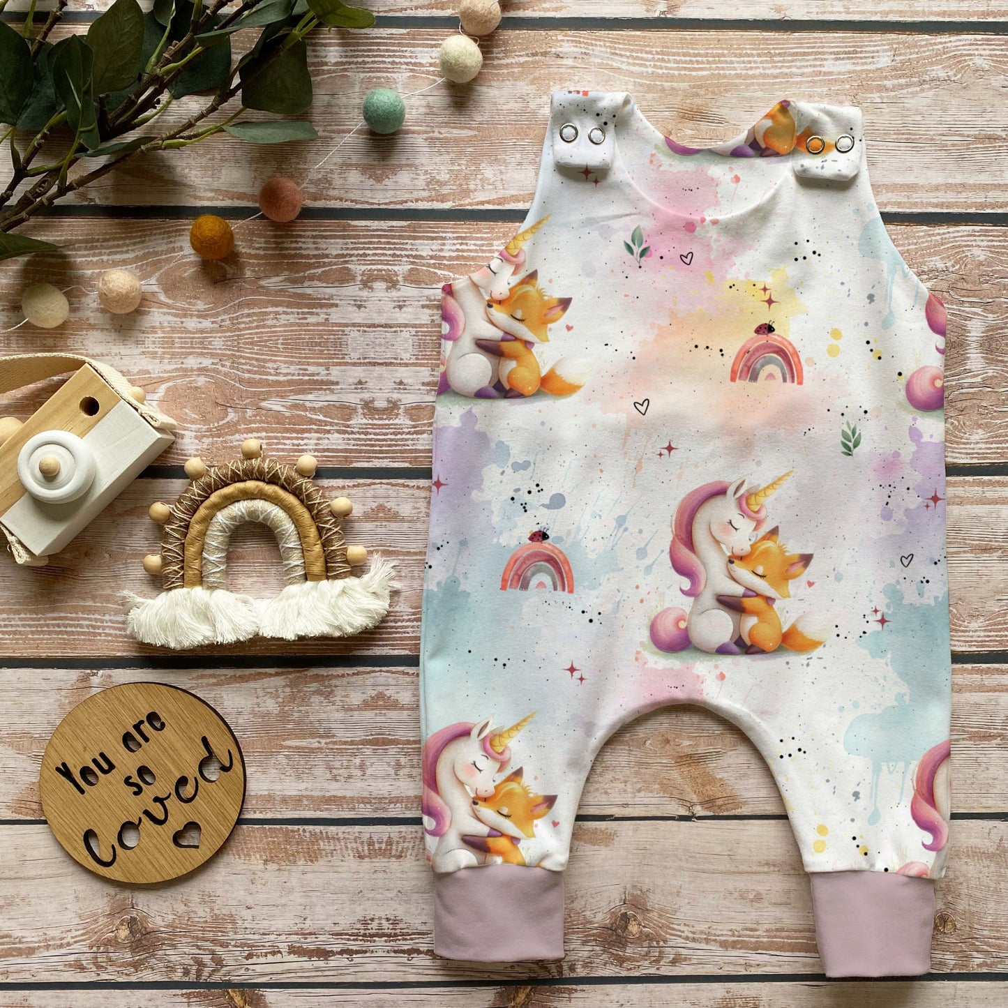French Terry Baby Romper mit Auswahl an Bündchen Farben Rosa, weicher und komfortabler Stoff für Babys
