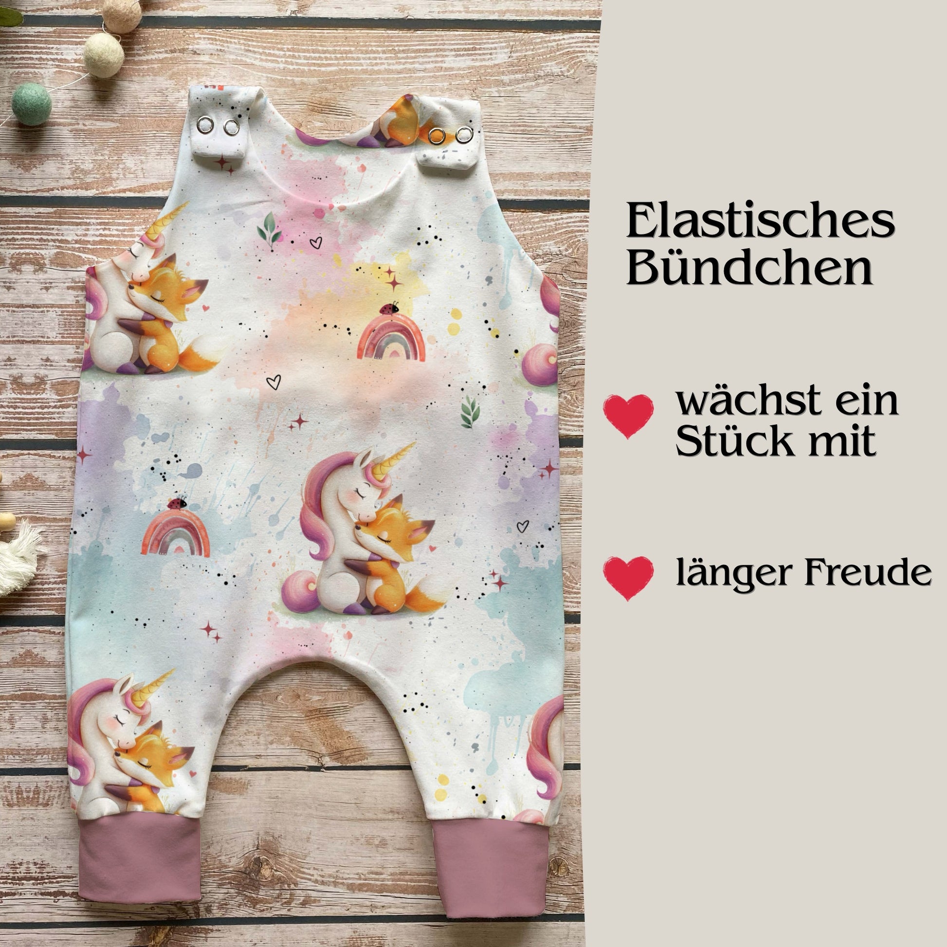 Strampler für Mädchen mit elastischen Bündchen in Rosa oder Lila, wachst mit und bietet längere Freude, ergonomischer Schnitt für Bewegungsfreiheit
