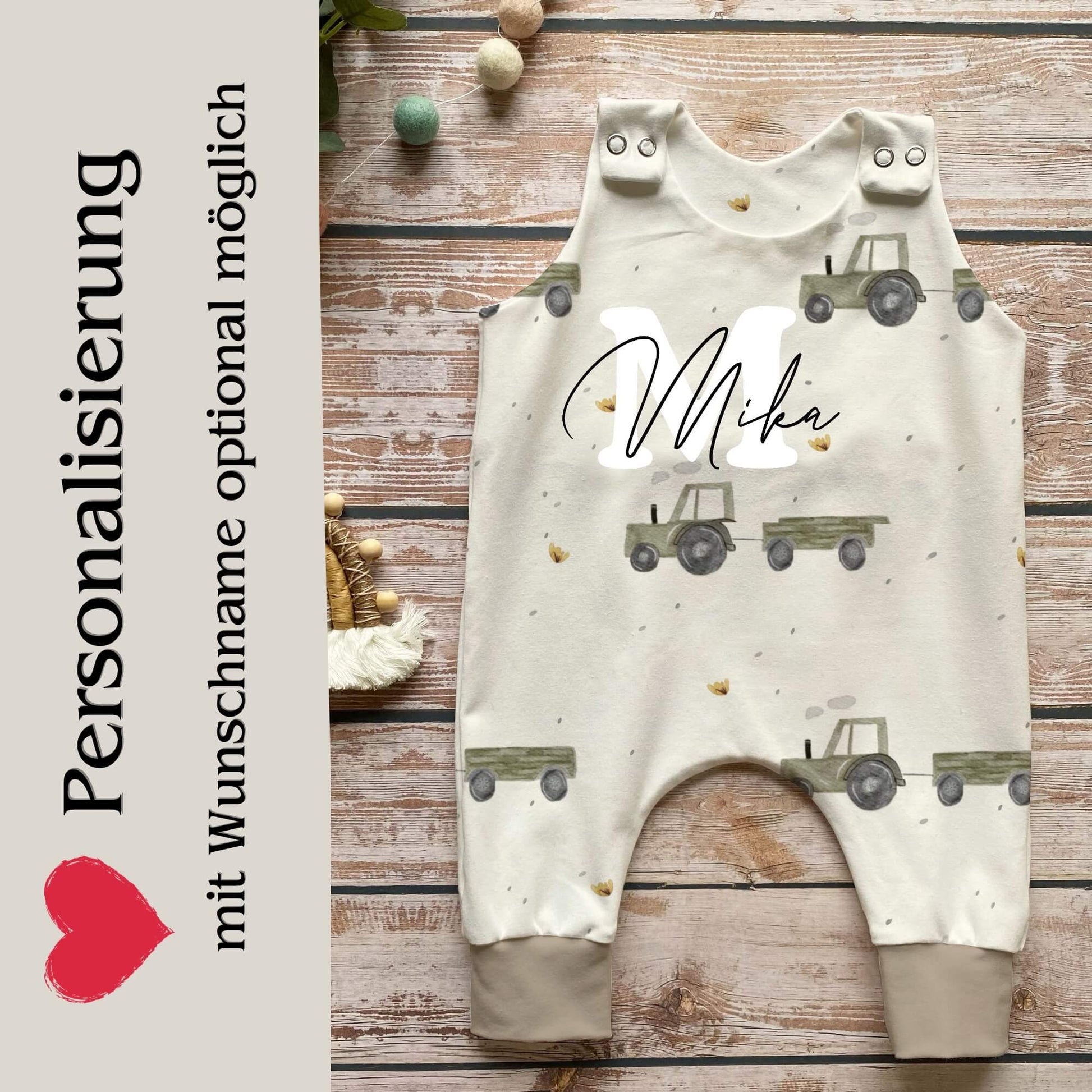 Traktor Strampler Baby getragen – handgemacht Babyfotoshooting Outfit