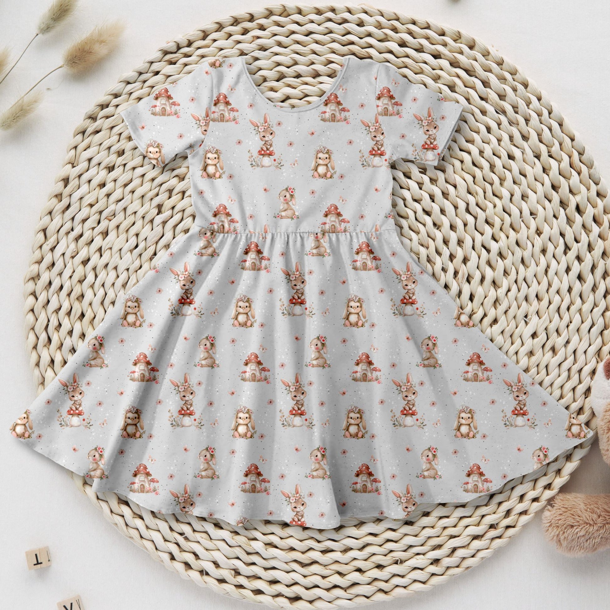 Mädchen Drehkleid Hase Blumenkranz French Terry – Handmade by Kati
