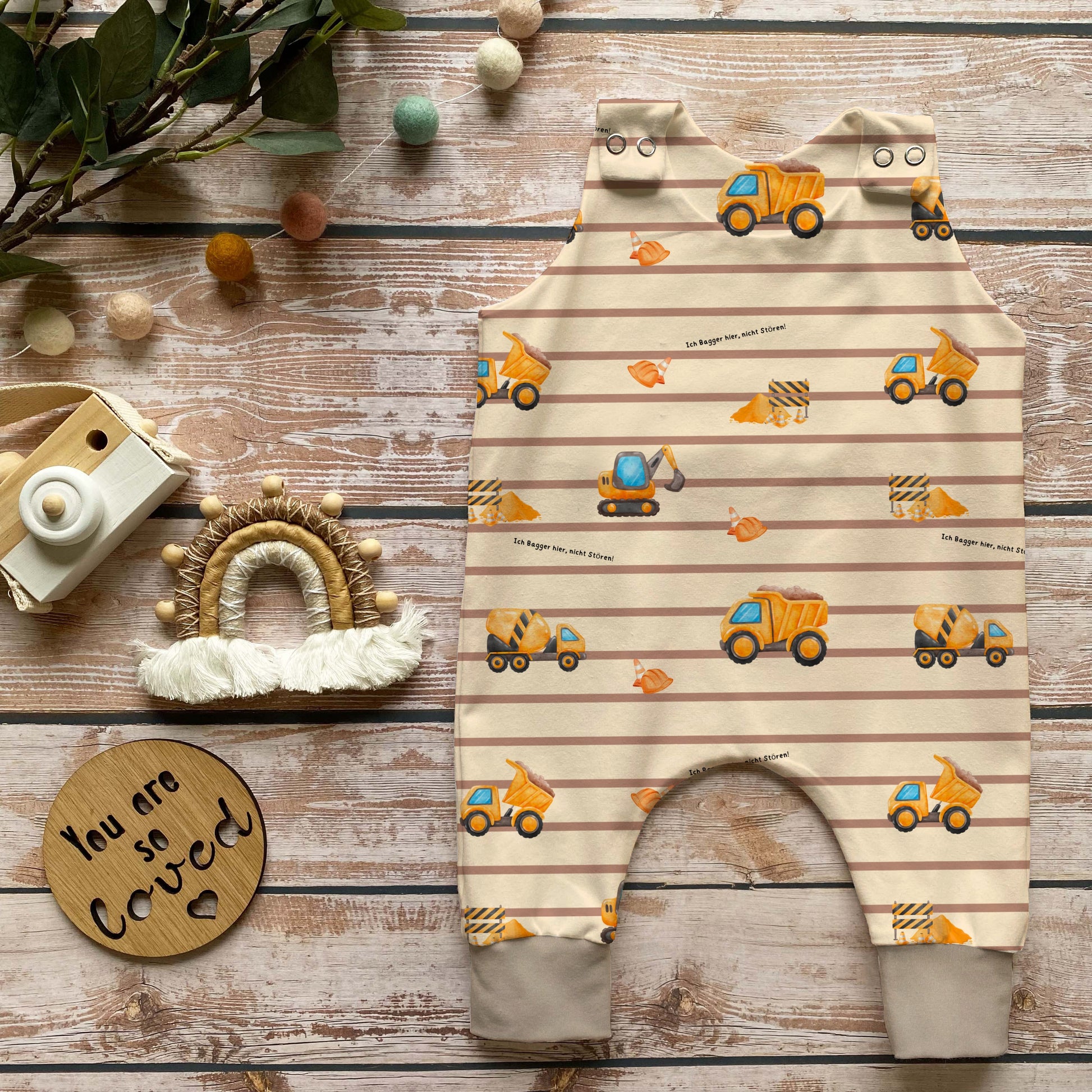 Baby Strampler Bagger handgemacht French Terry – Babykleidung Handmade by Kati
