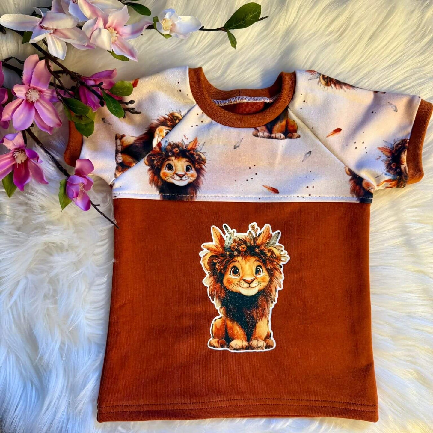 Kleiner Löwe Kinderstoff Farbvariante – Safari Löwe Jersey Meterware