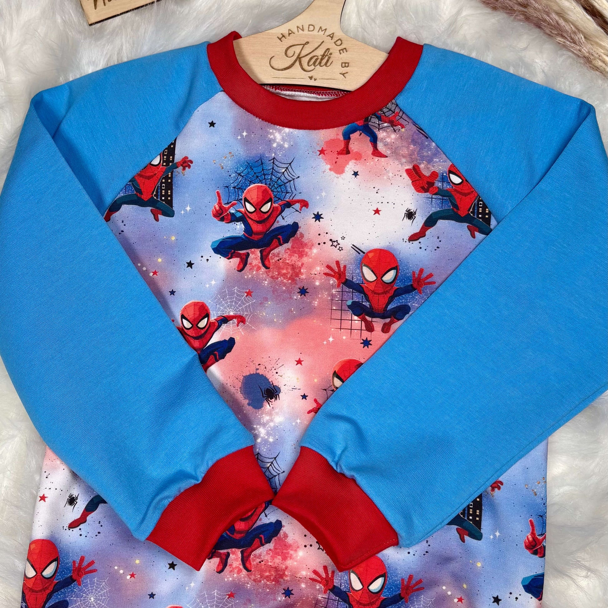 Spider Hero Stoff Detailaufnahme – Superhelden Kinderstoff Jersey Meterware